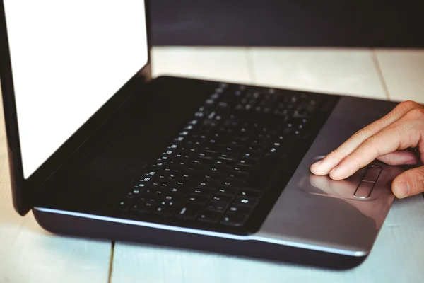 Man using his laptop — Stock Photo, Image