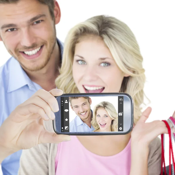 Paar mit Smartphone — Stockfoto