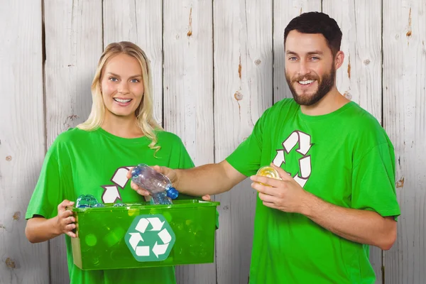 Gelukkig man bedrijf fles — Stockfoto