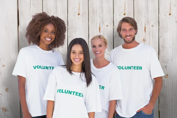 Grupo feliz de voluntários — Fotografia de Stock