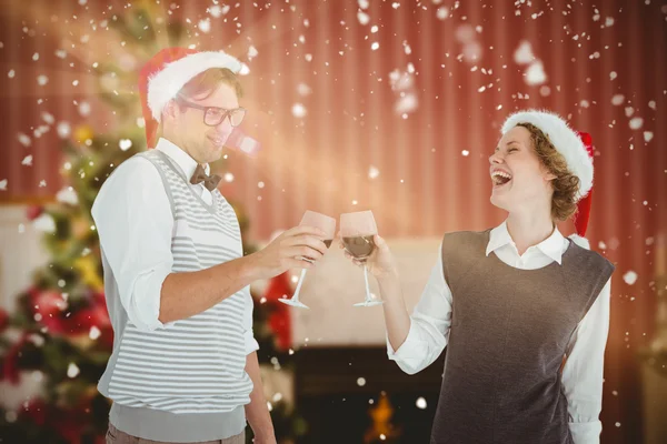 Hipster paar drinken van rode wijn — Stockfoto