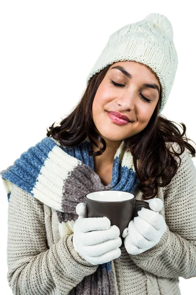 Festliche Brünette mit Heißgetränk — Stockfoto