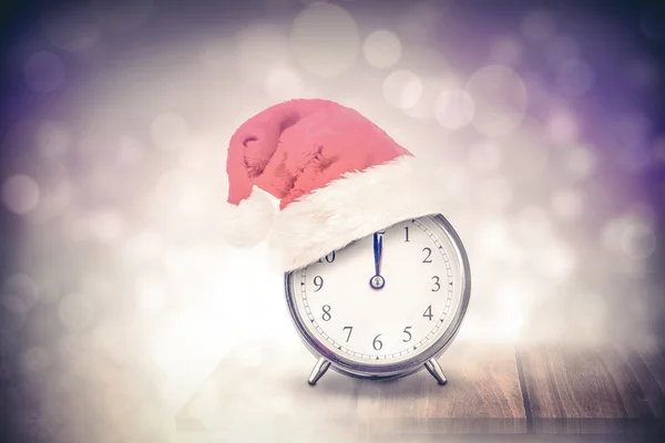 Reloj de Navidad contra diseño de luz — Foto de Stock