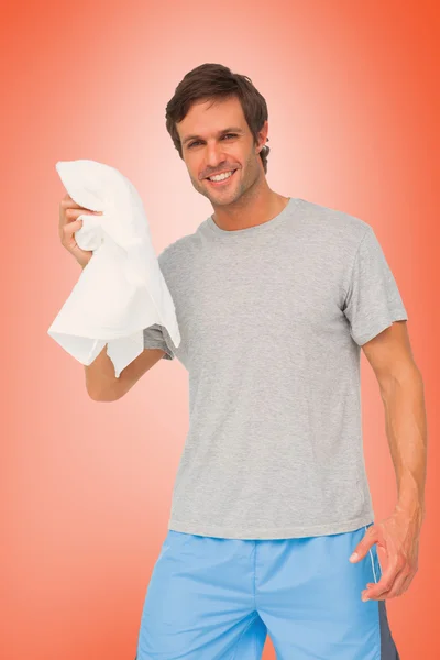 Portrét přizpůsobit mladý muž s ručníkem — Stock fotografie