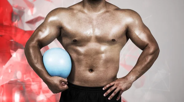 Kaslı adam ağırlık topu ile — Stok fotoğraf