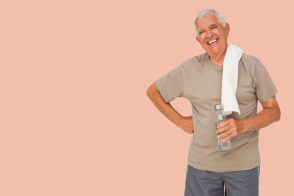 Retrato de un hombre mayor con botella de agua — Foto de Stock