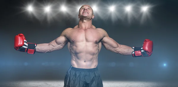 Boxeador con los brazos extendidos — Foto de Stock