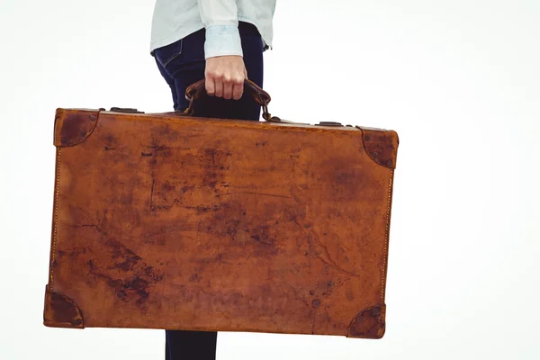 流行に敏感な女性持株スーツケース — ストック写真
