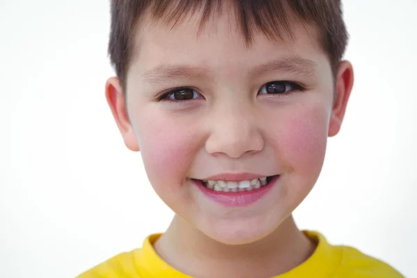 Carino ragazzo sorridente a il fotocamera — Foto Stock