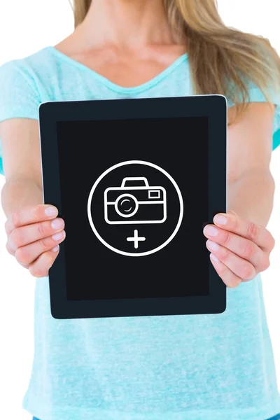 Mid sectie van vrouw met een tablet pc — Stockfoto