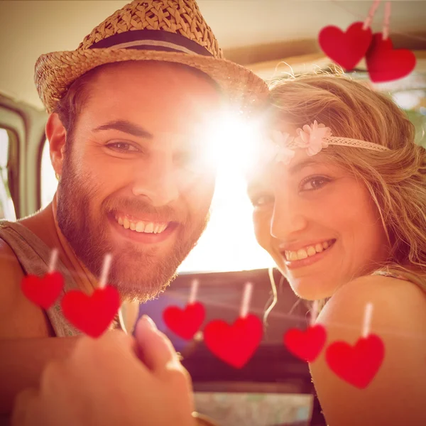 Hipster pareja en viaje por carretera — Foto de Stock