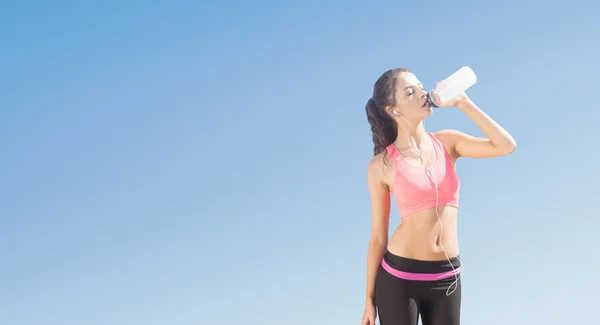 Hermosa mujer sana beber agua —  Fotos de Stock