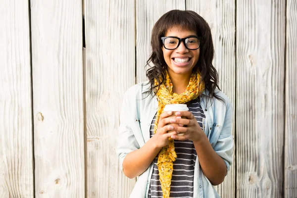 Smiling casual woman posing with glasses — Stock Photo, Image