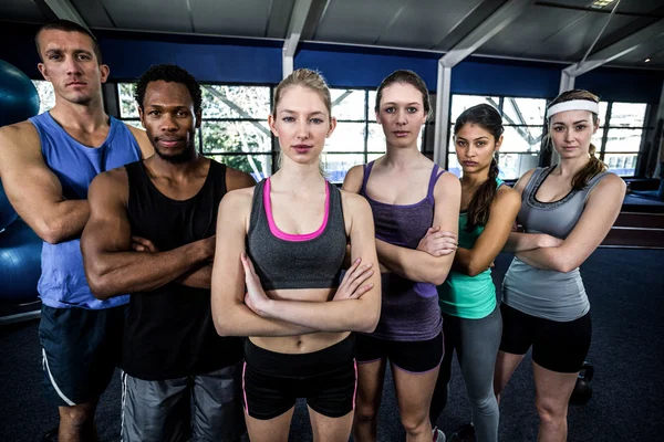 Clase de fitness con brazos cruzados —  Fotos de Stock