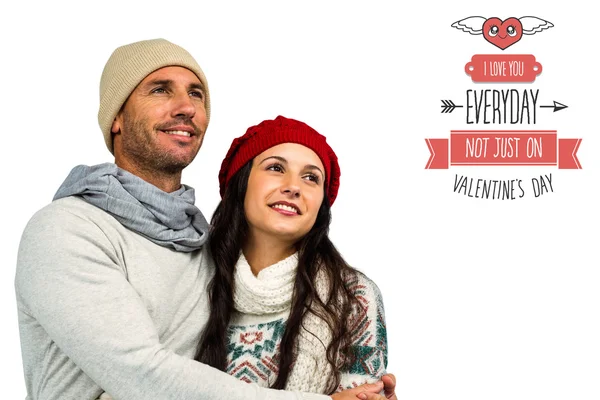Sonriente pareja sosteniendo rojo corazón forma —  Fotos de Stock