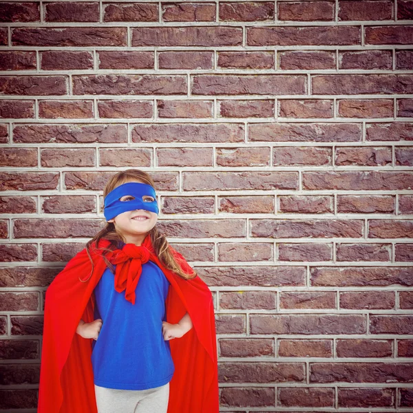 Girl pretending to be superhero — Stock Photo, Image