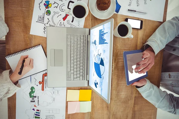 Equipo empresarial trabajando juntos — Foto de Stock