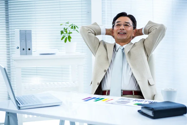 Portrait of smiling asian businessman — Stock Photo, Image