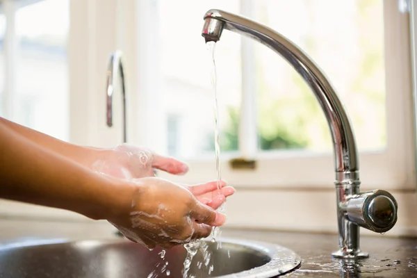 Woman washing hands — Stock Photo, Image