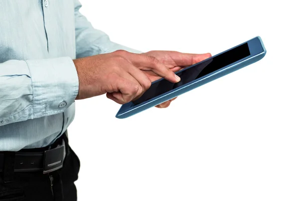 Buik van de mens met behulp van digitale tablet — Stockfoto