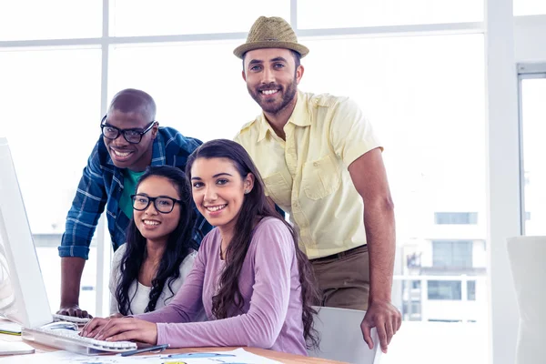 Business team bij creatieve Bureau — Stockfoto