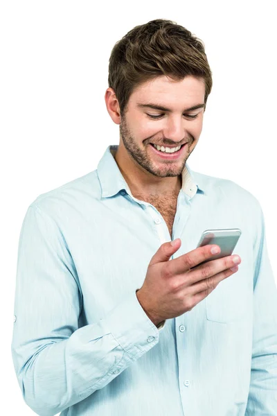 Hombre guapo usando teléfono inteligente — Foto de Stock