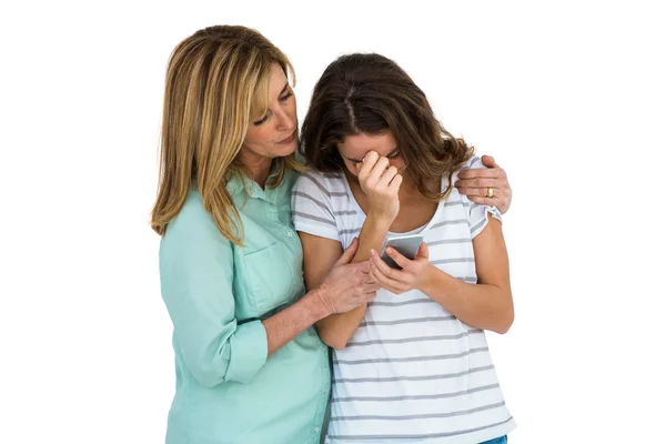 Moeder haar dochter troostend — Stockfoto