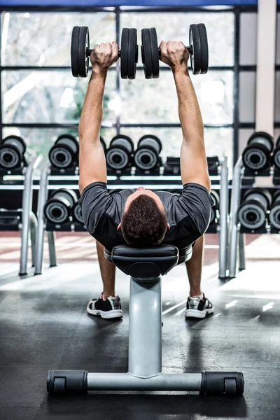 Hombre brazos extendidos — Foto de Stock