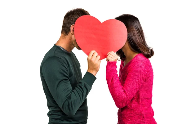 Пара покрывающих лица с формой сердца — стоковое фото