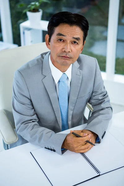 Retrato de asiático hombre de negocios — Foto de Stock