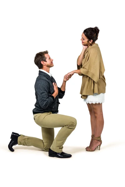 Handsome man proposing woman — Stock Photo, Image