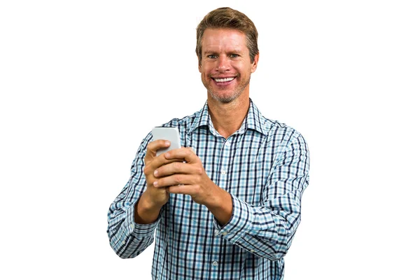 Retrato de hombre feliz usando teléfono inteligente —  Fotos de Stock