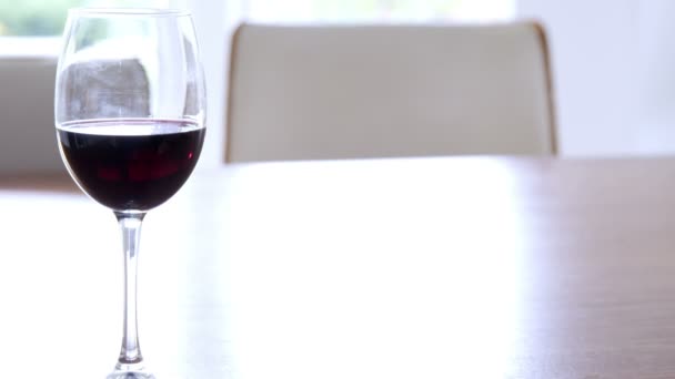 Close up of glass of red wine — Stock Video