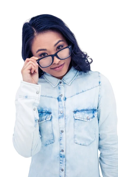 Asiatisk kvinna anläggning glasögon — Stockfoto