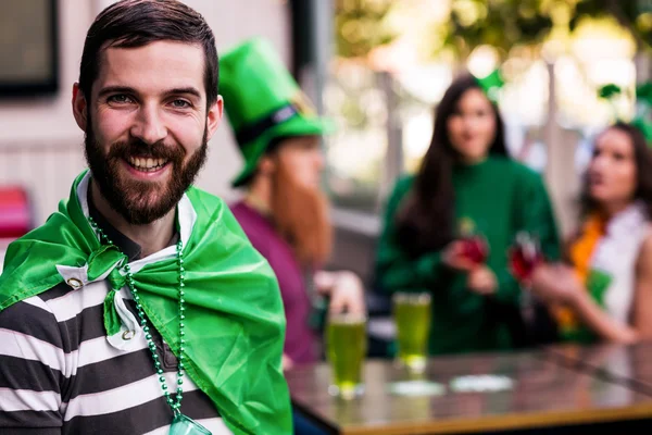 Muž slaví st patricks den — Stock fotografie