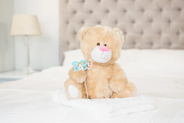 Teddybeer en baby — Stockfoto