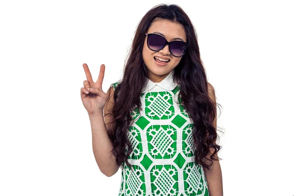 Asian woman with sunglasses — Stock Photo, Image