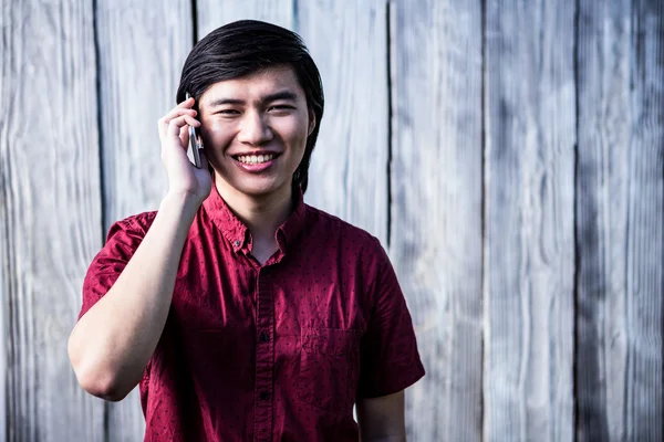 Homem Hipster ao telefone. — Fotografia de Stock