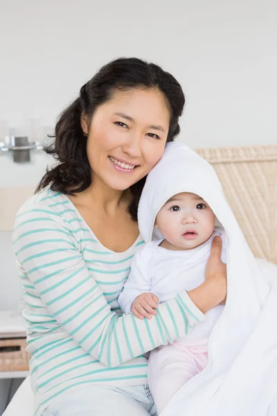 Mother with baby daughter — Stock Photo, Image