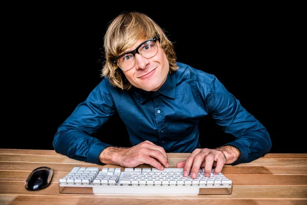 Hipster zakenman grimassen bij camera — Stockfoto