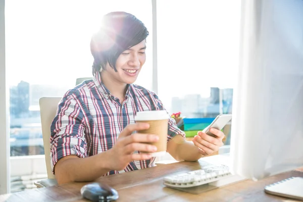 Hipster businessman using smartphone — Stock Photo, Image