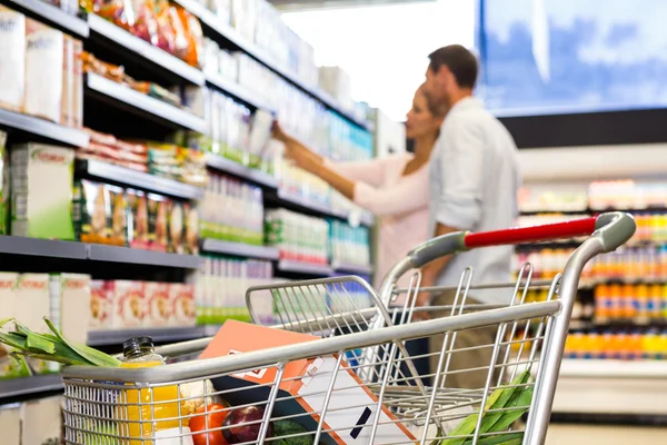 Carrito de compras lleno —  Fotos de Stock