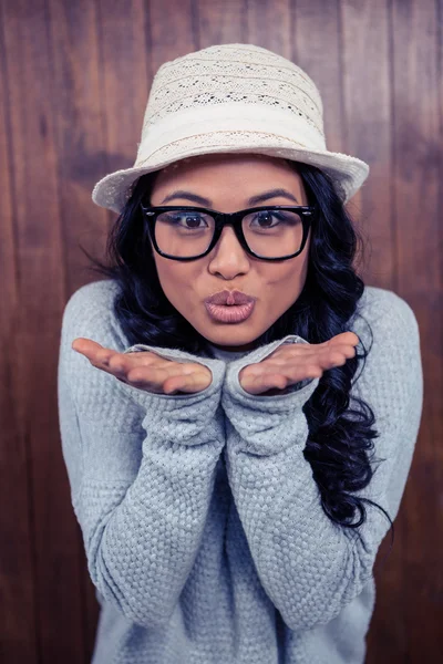 Asian woman blowing kiss to the camera — Stock Photo, Image