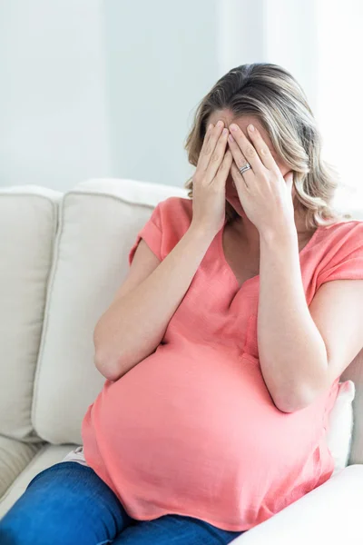 Terhes nő, fejfájás — Stock Fotó