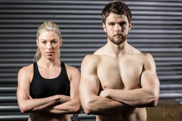 Seria crossfit pareja posando —  Fotos de Stock