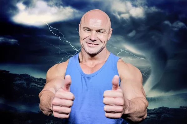 Healthy man showing thumbs up — Stock Photo, Image