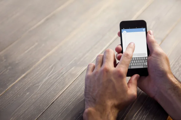 Person som använder smartphone — Stockfoto