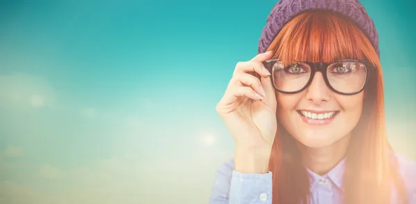 Mujer hipster sonriente — Foto de Stock