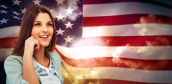 Mujer sonriente posando — Foto de Stock