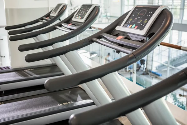 Fechar de algumas Treadmills — Fotografia de Stock